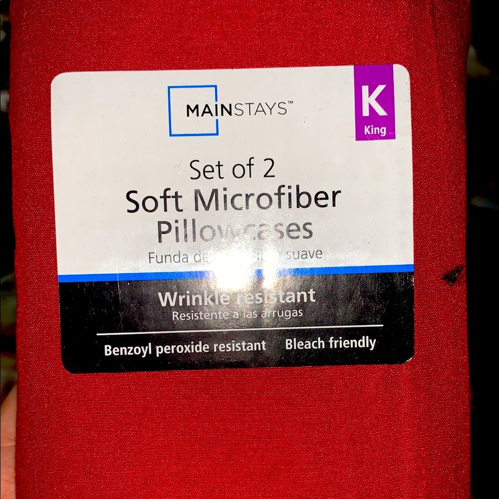 Set of red king size pillow cases. NEVER OPENED